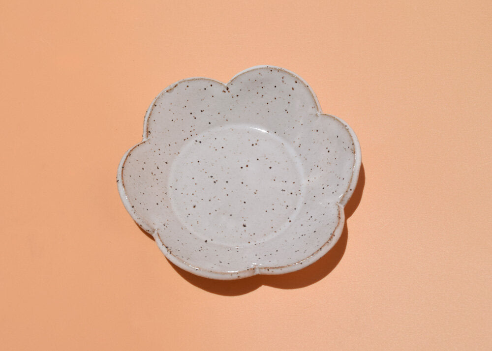 White Speckled Daisy Dish